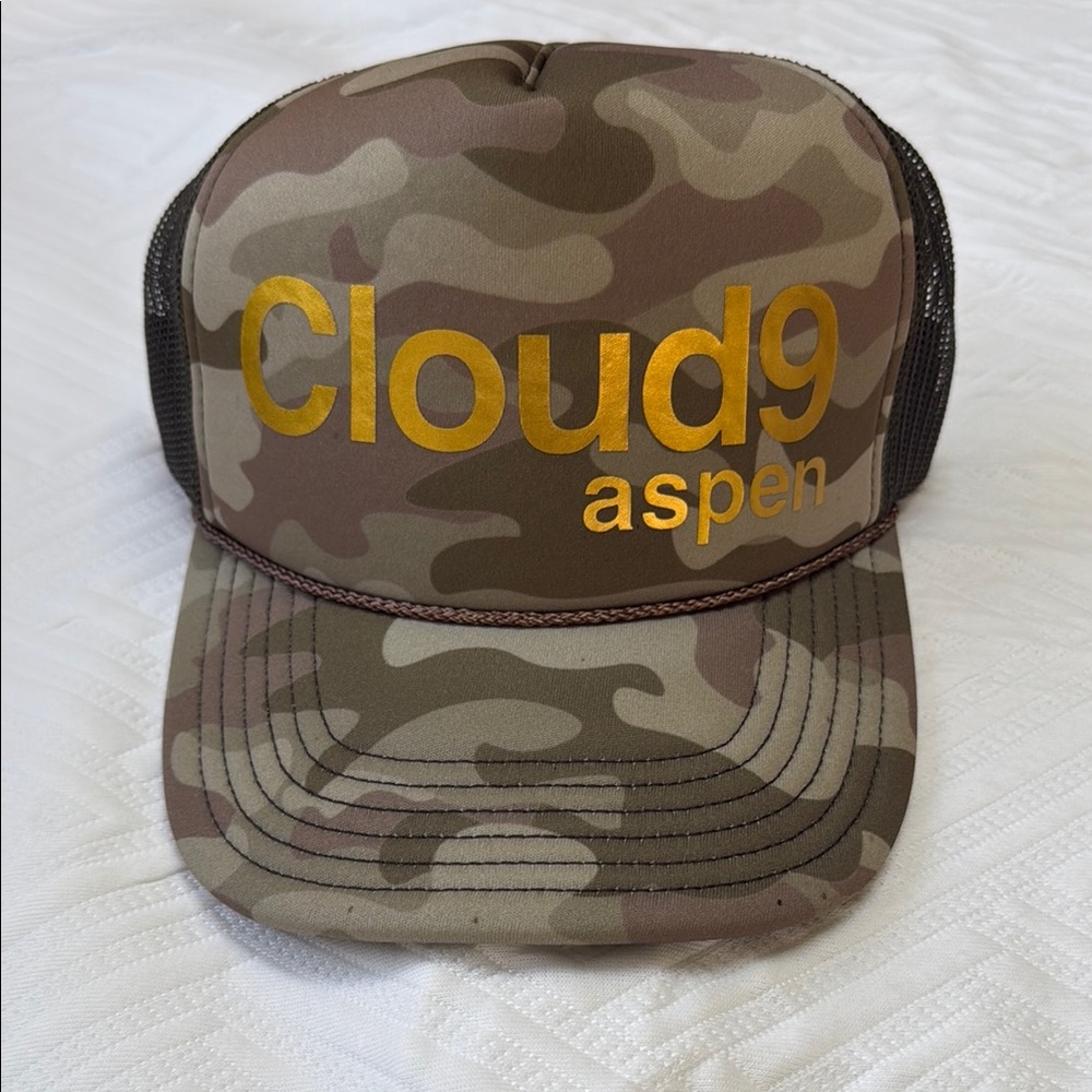 Camo Cap - Gold Logo